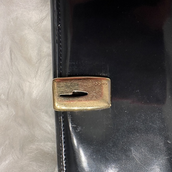 Classic Gucci Wallet with Gold toned Clasp - Picture 4 of 10